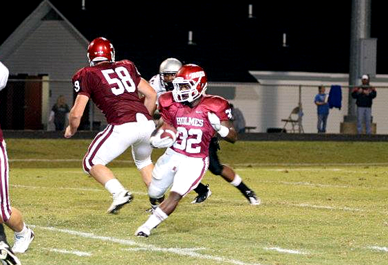 Bulldogs get first win of the season; defeat Tigers, 15-14
