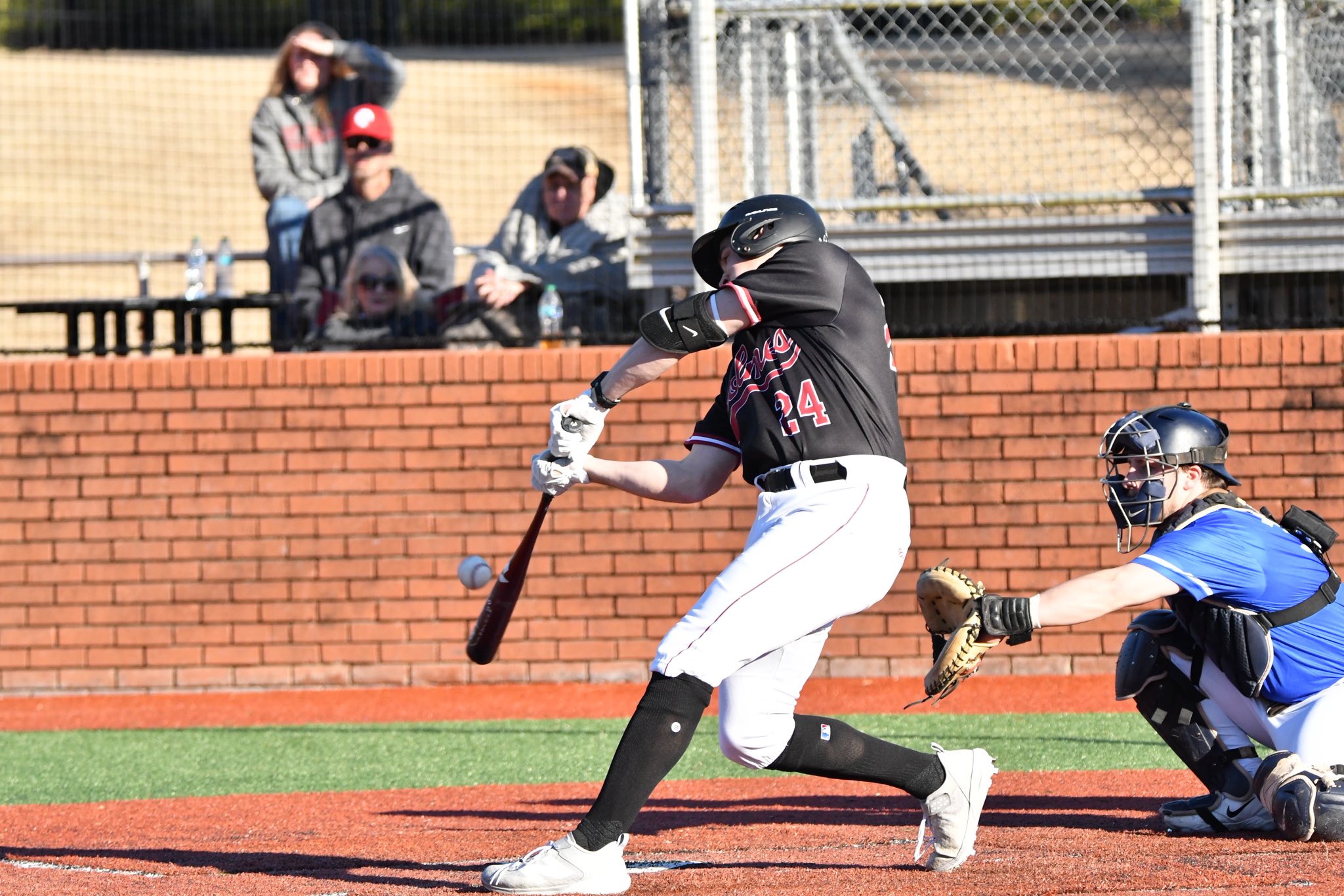 Bulldogs split opening series with Kaskaskia