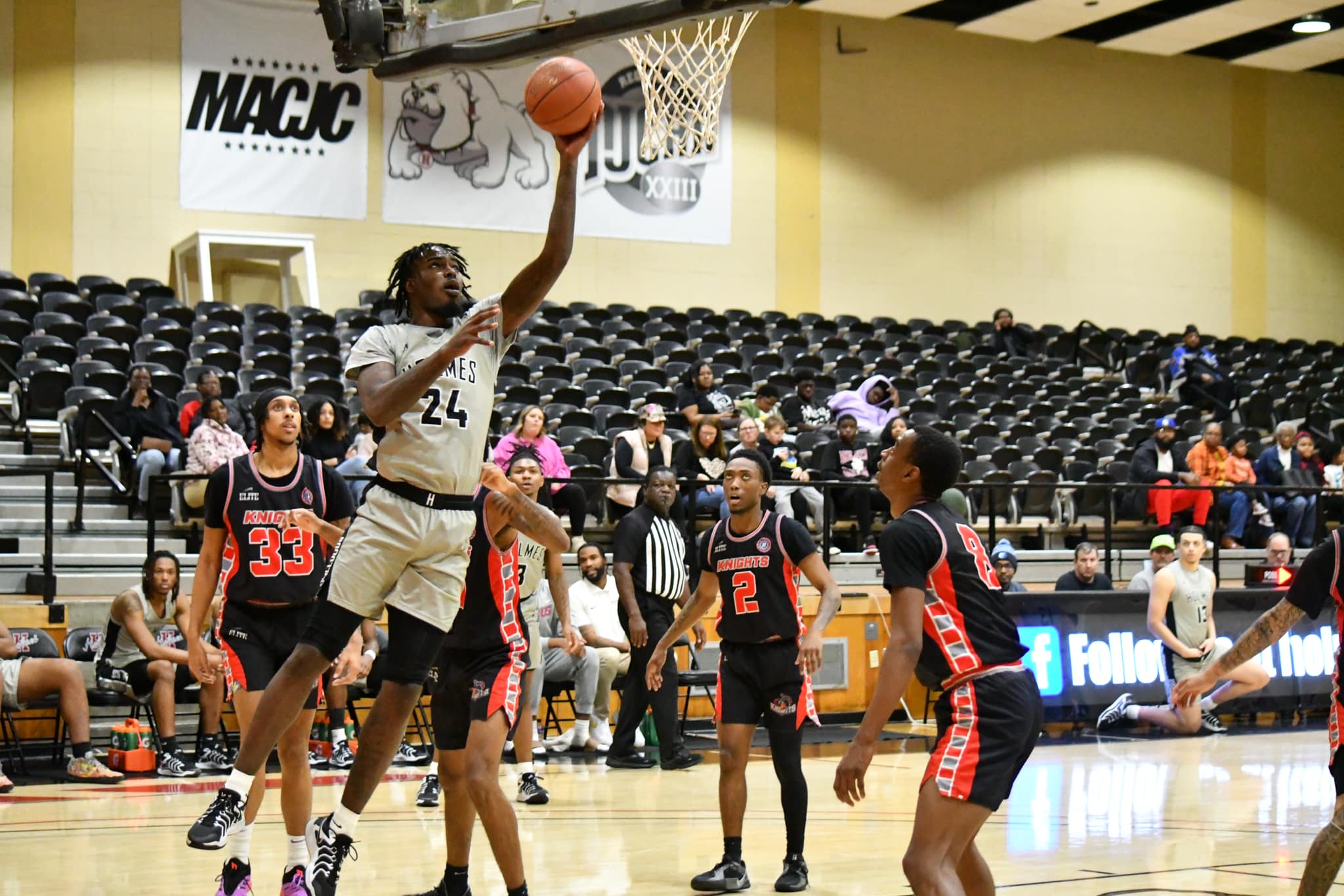 Bulldogs open MACCC play with a 75-70 win over Eagles