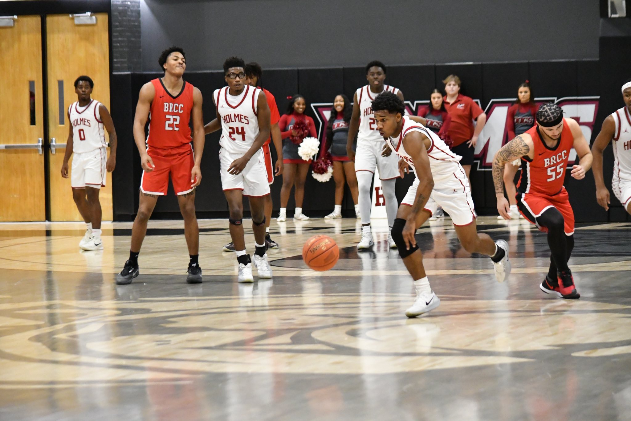 Bulldogs knock off the Knights, 100-63
