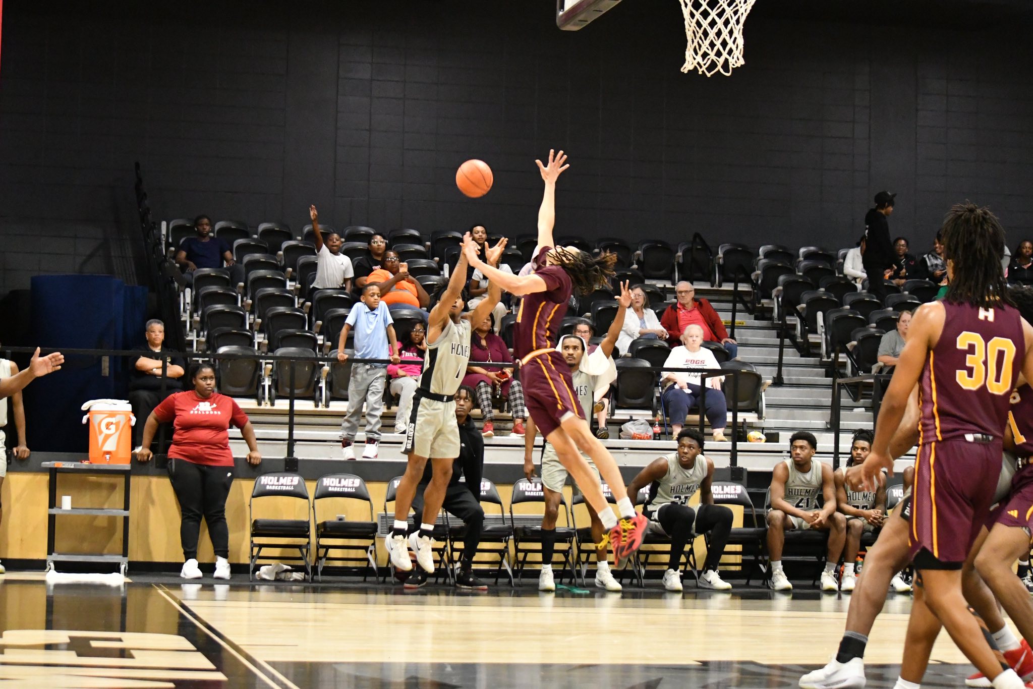 Bulldogs fall to Hinds in Region 23 Tournament first round
