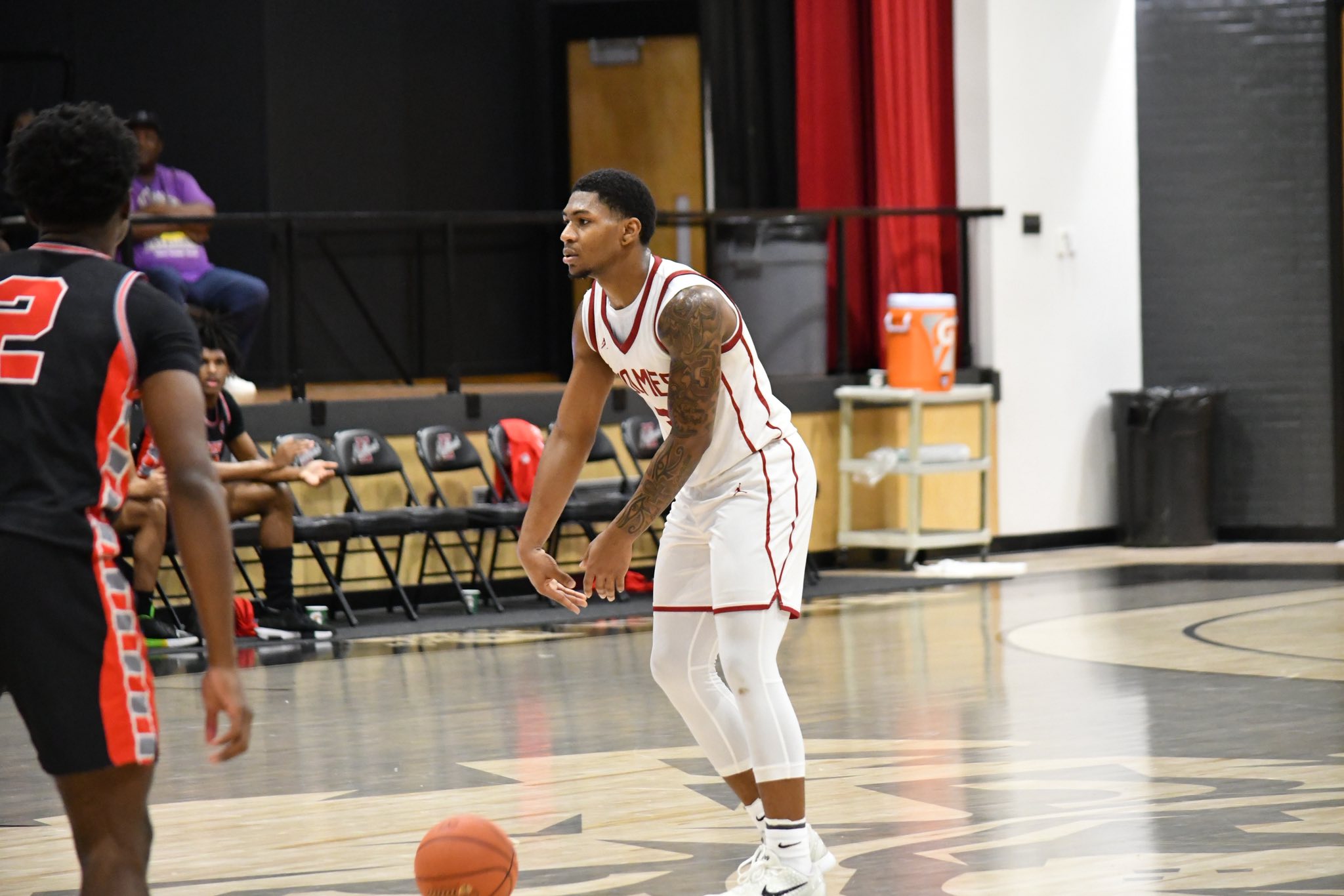 Bulldogs defeat the Wildcats, 74-66