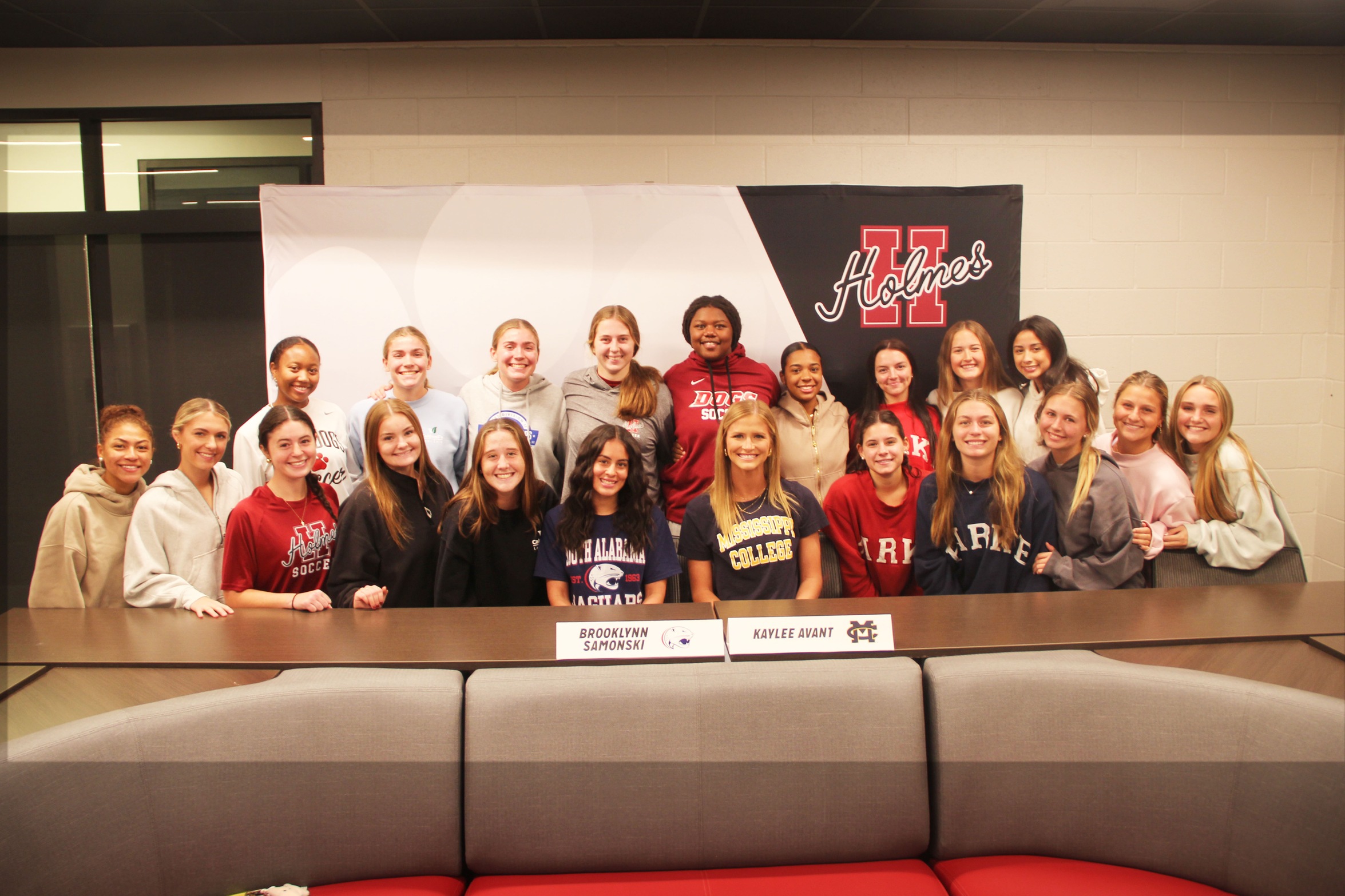 Avant, Samonski sign with four-year schools
