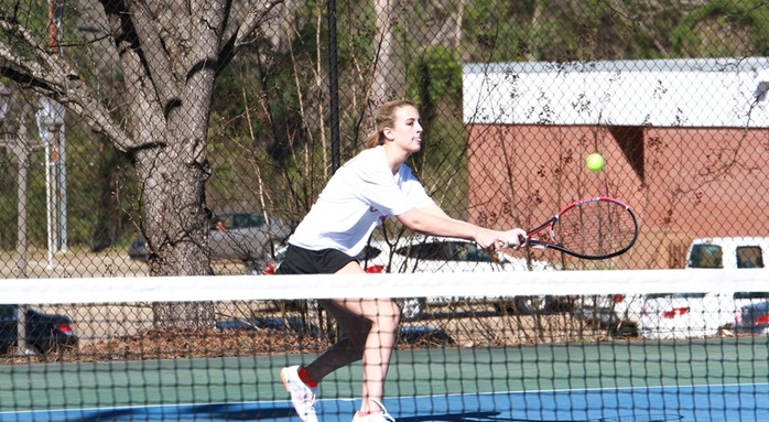 Lady Bulldogs fall to Lady Tigers to open the season